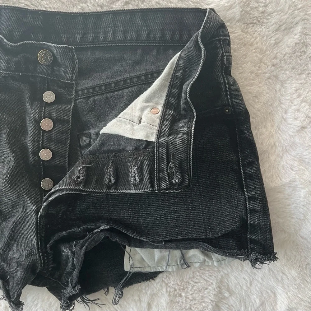 Women’s Levi’s cut offs 501 Classic Black - Picture 3 of 8
